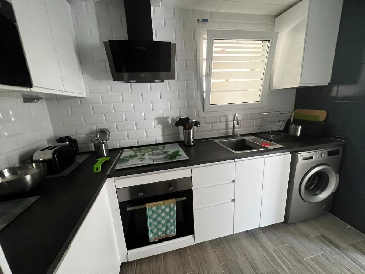 יורט דה מאר Apartamentos La Isla A 0*, יורט דה מאר ספרד